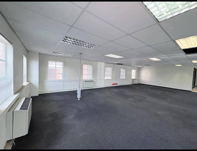 270M² OFFICE TO LET IN FOURWAYS